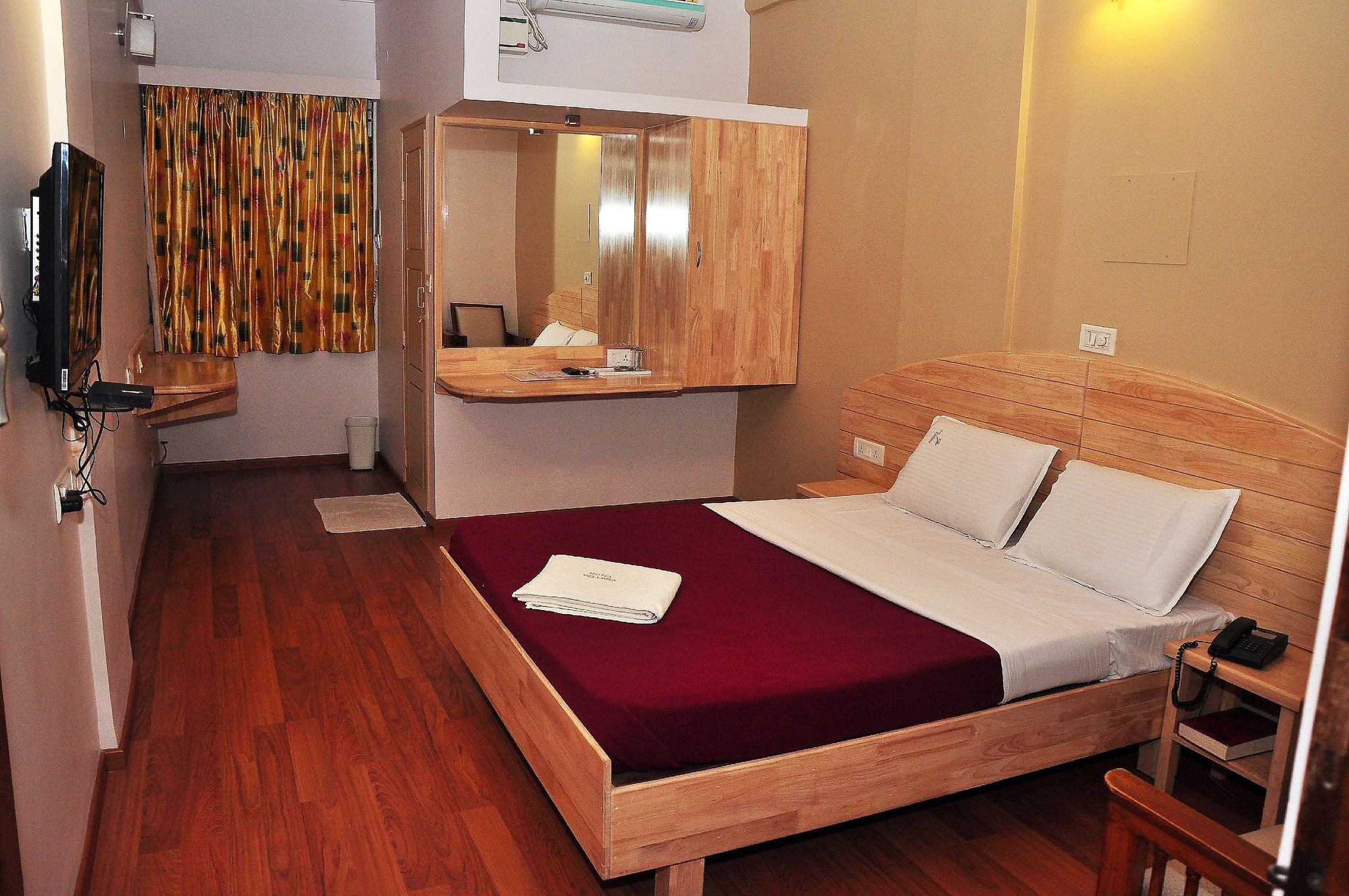 Hotel Vellara Executive Double Room A/C 2