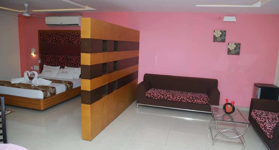 Soorya Swagath Standard Room 4