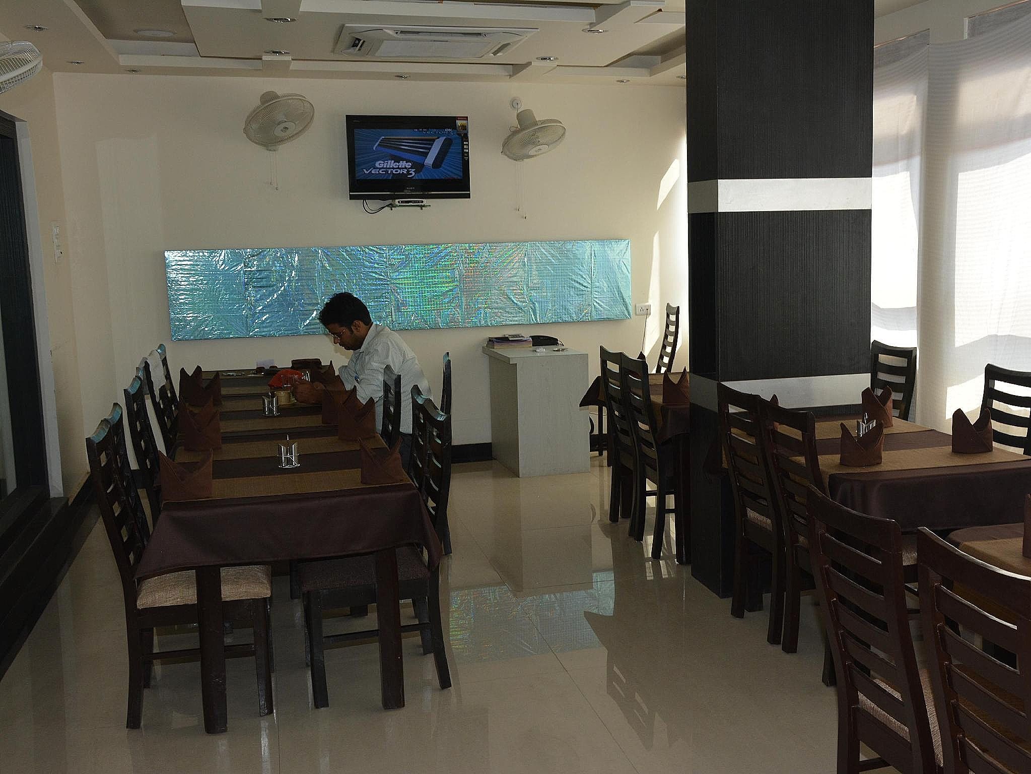 Food & Dining