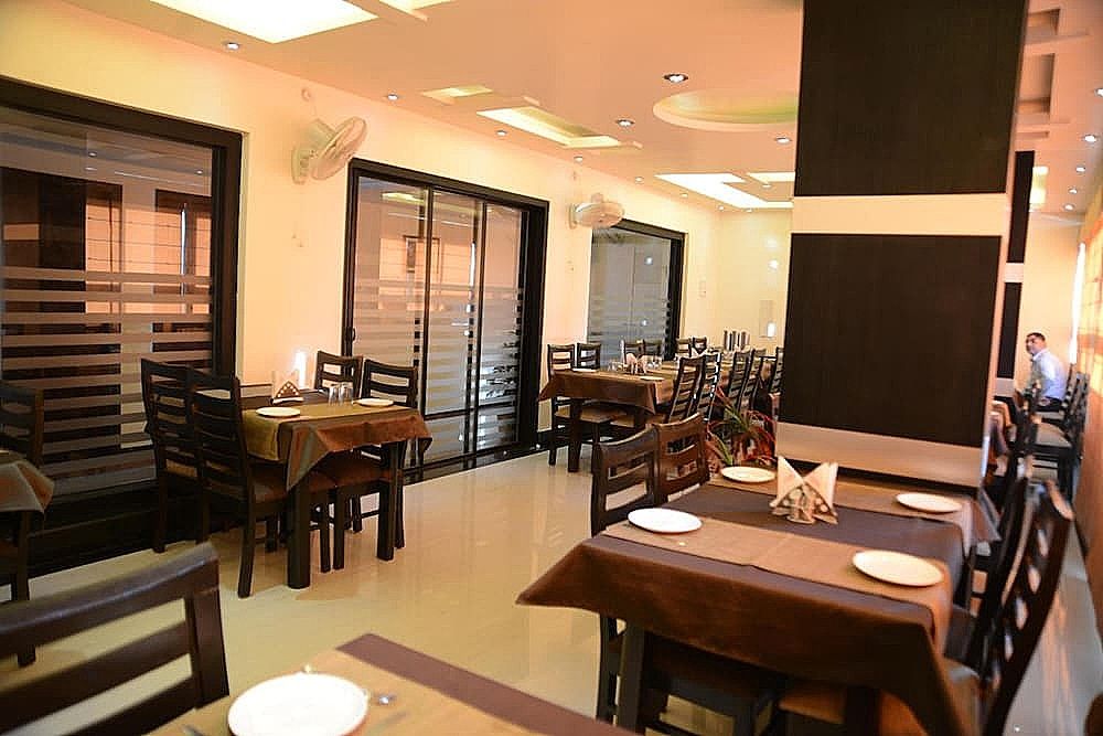 Food & Dining
