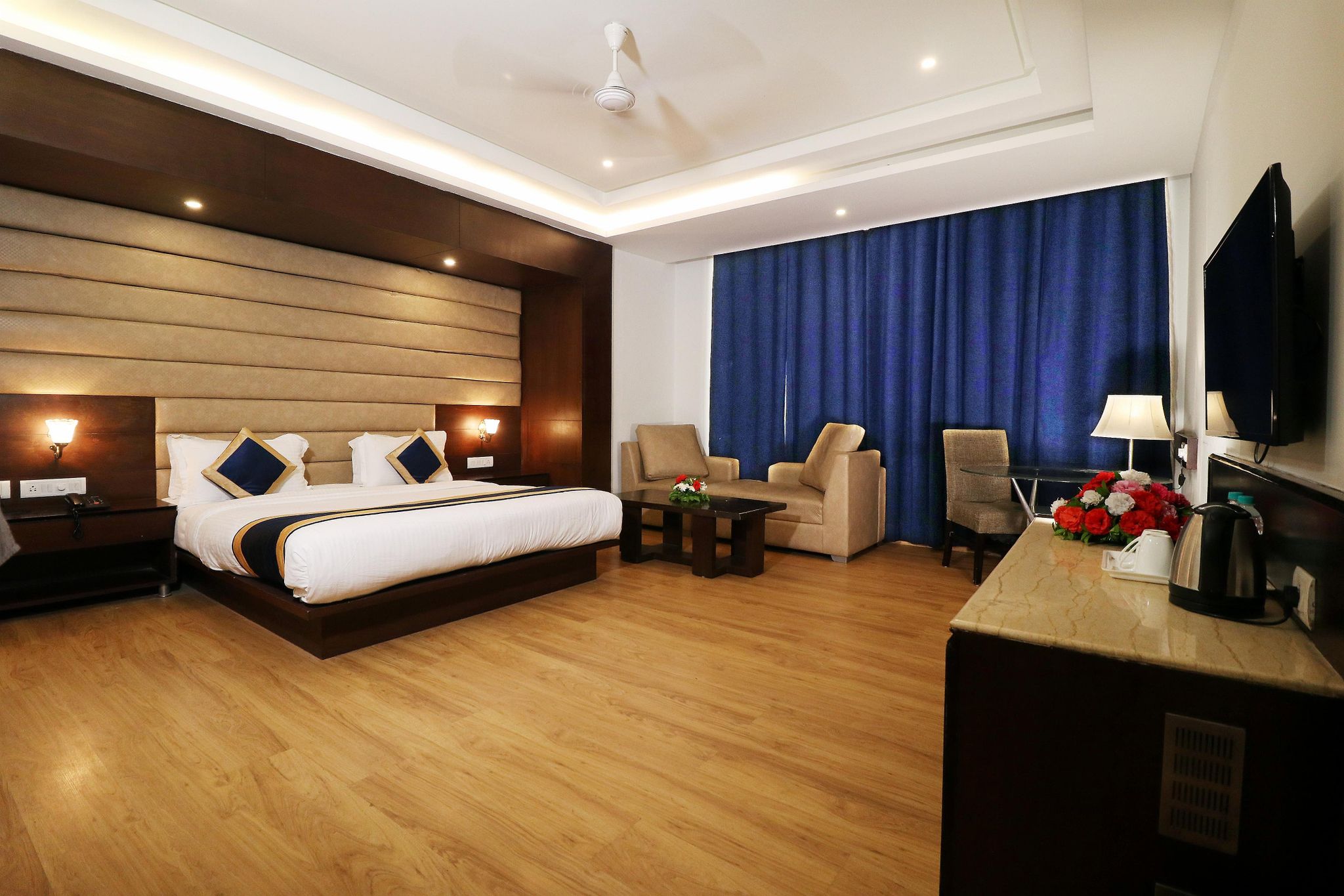 undefined Hotel Myriad 4