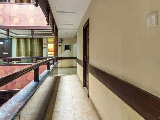 undefined Highway Grand Residency 4