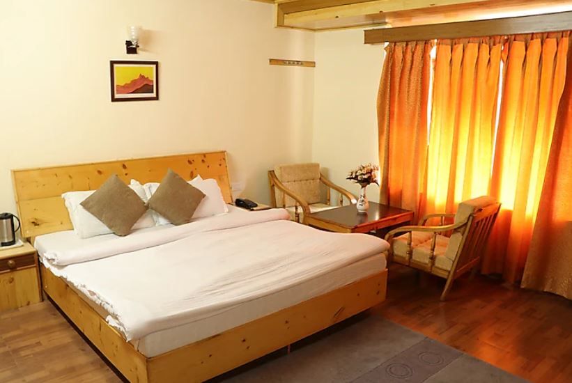 Hotel Mountain Trail Manali Deluxe Room without Balcony