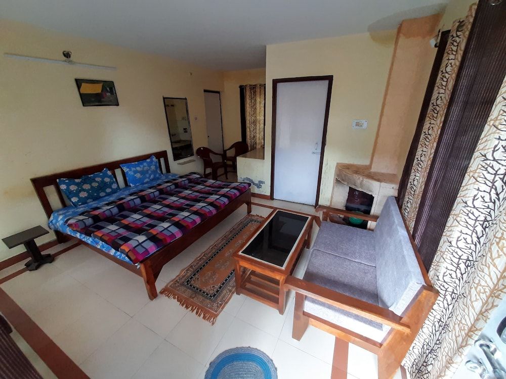 Janardan Resort Pangot Deluxe Double Room, Fireplace, Hill View