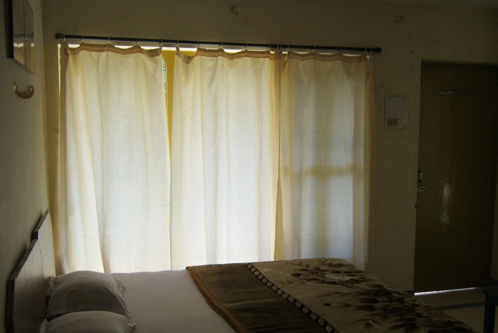 Janardan Resort Pangot Deluxe Double Room, Fireplace, Hill View 5