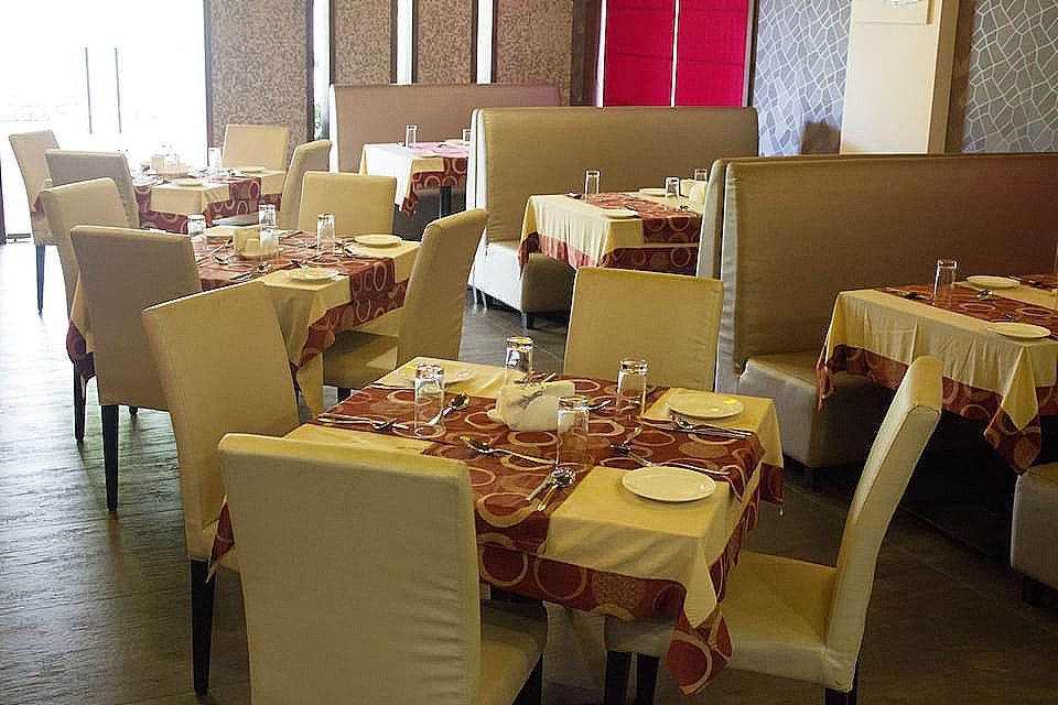 Food & Dining