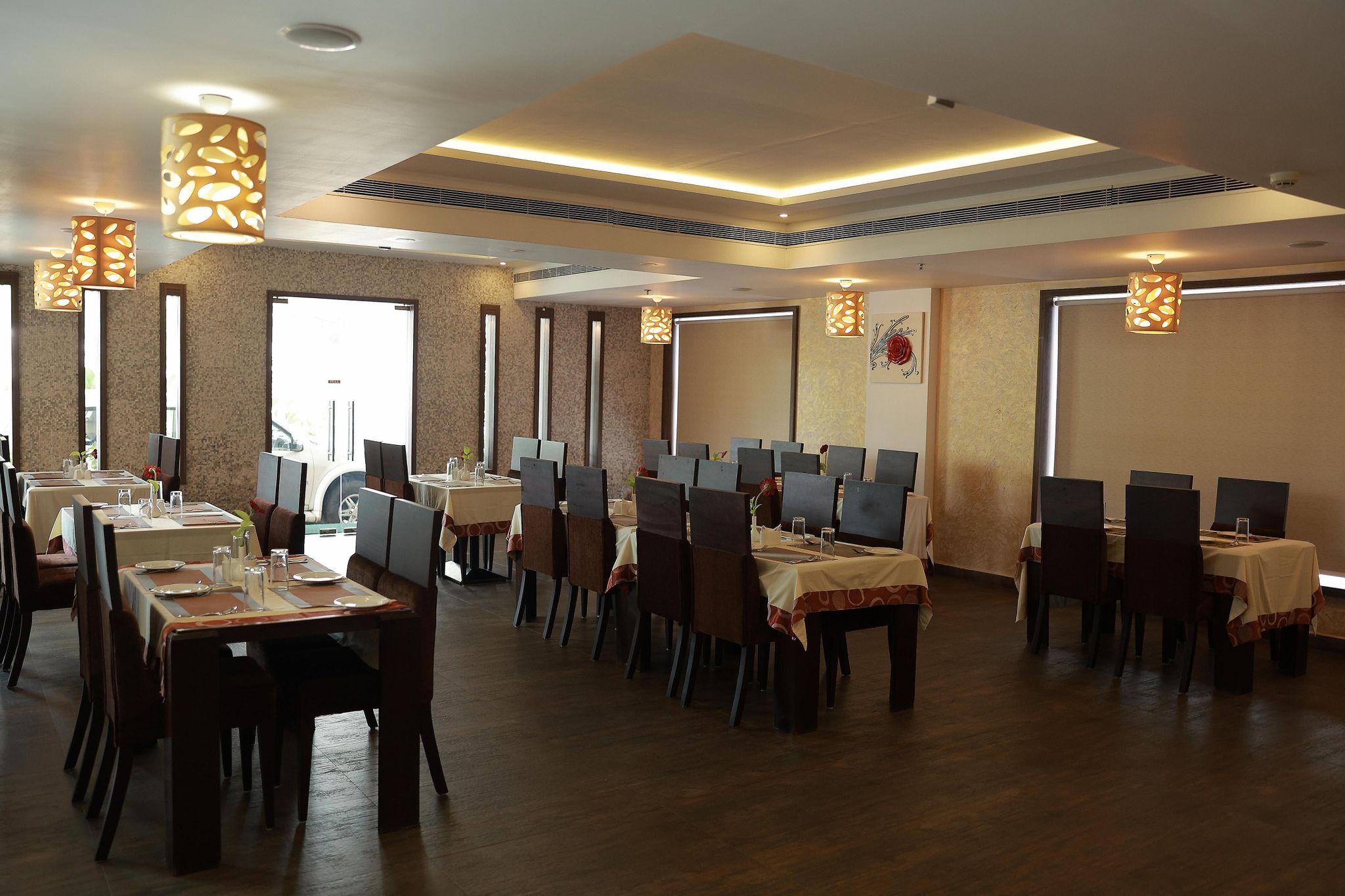 Food & Dining