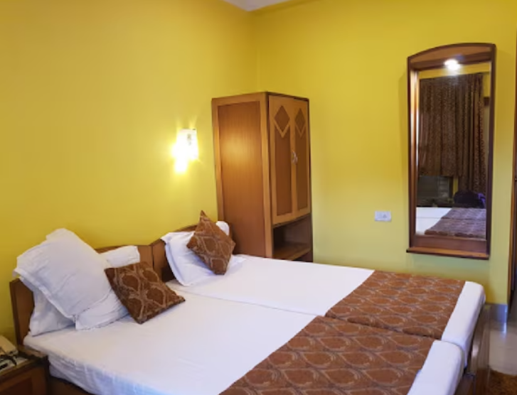 Hotel Conclave AC DELUXE 2