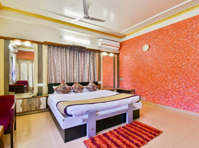EXECUTIVE ROYAL ROOM