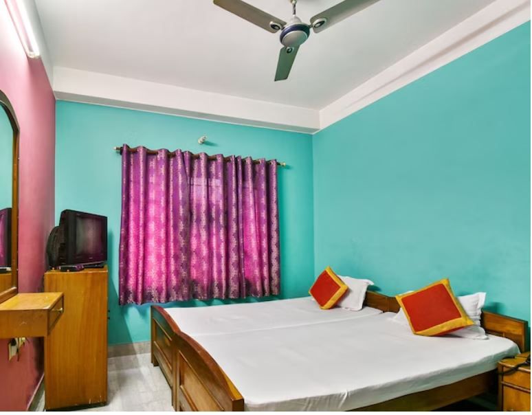 Phoenix Lodge Classic Double Non-AC Room