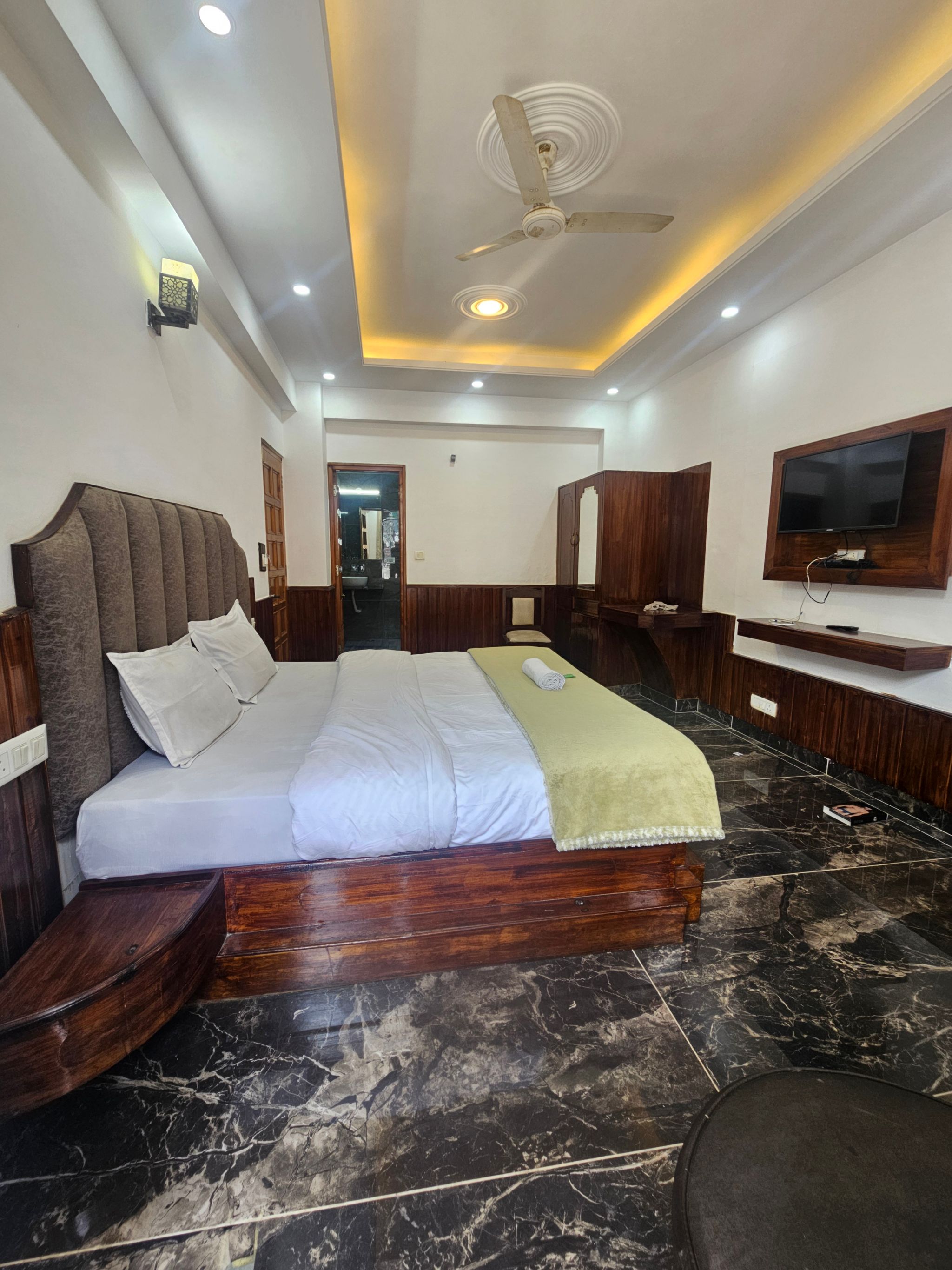 Super Deluxe Room with Balcony
