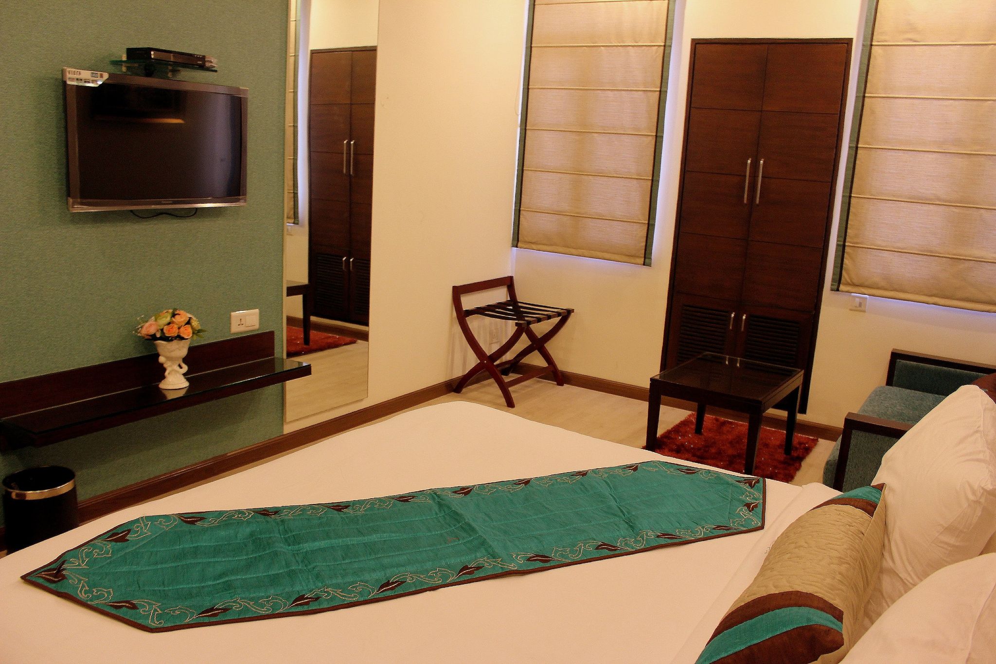 Hotel Amrapali Grand Deluxe Room 5