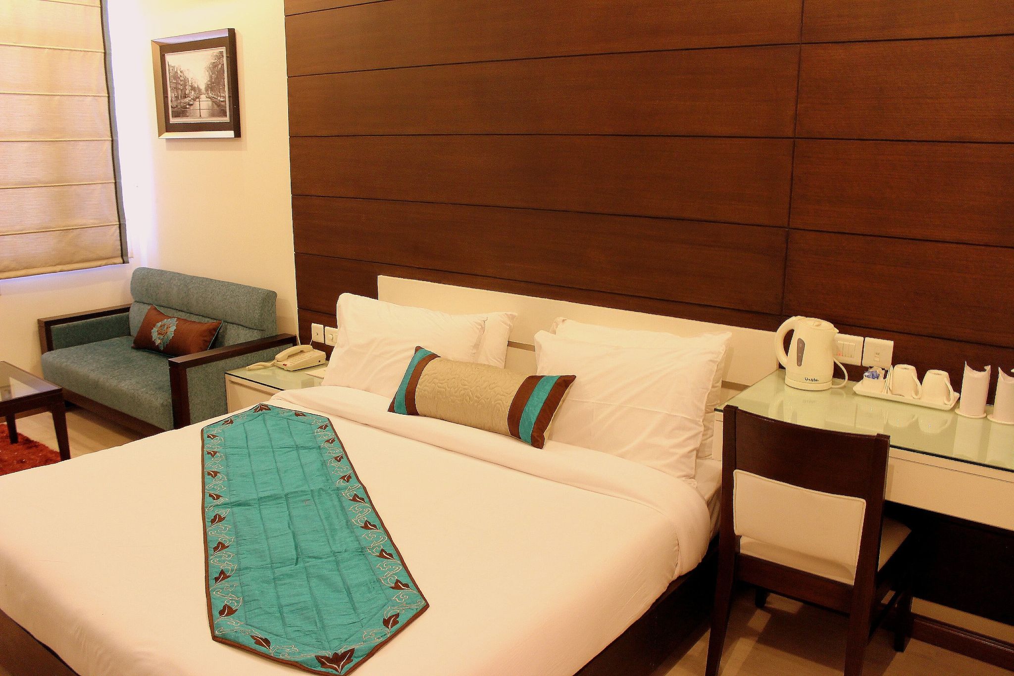 Hotel Amrapali Grand Deluxe Room 2