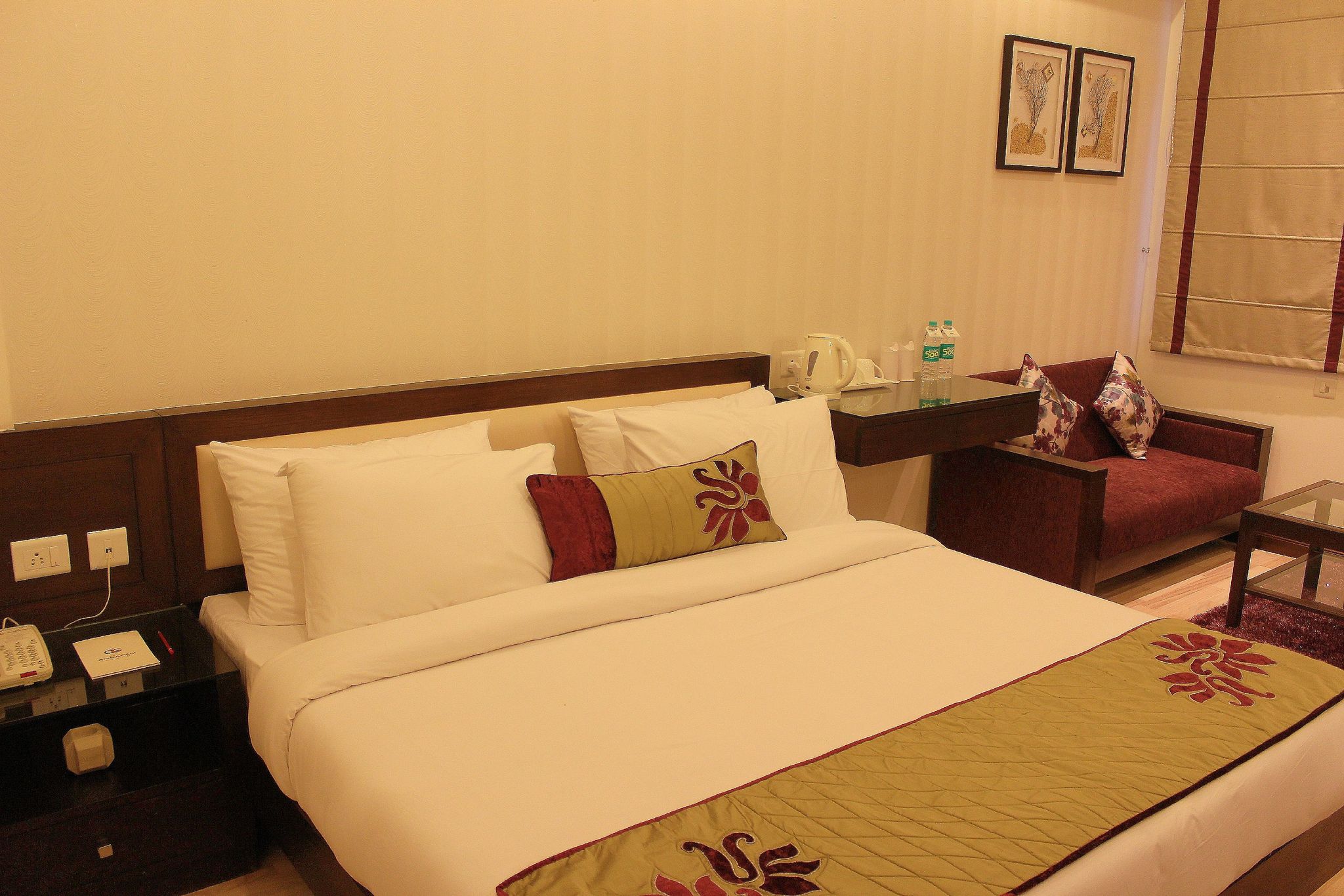 Hotel Amrapali Grand Deluxe Room 7