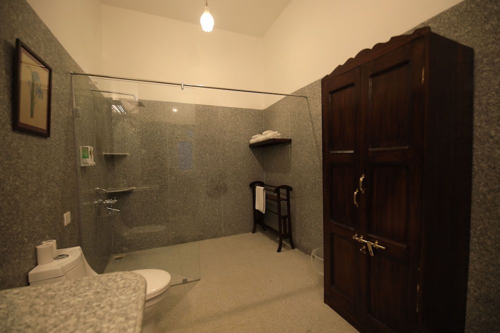 Roop Niwas Kothi Superior Double Room 7