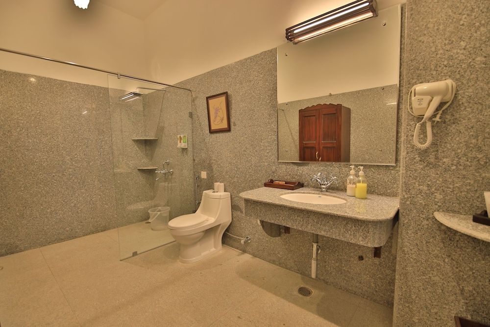 Roop Niwas Kothi Superior Double Room 9