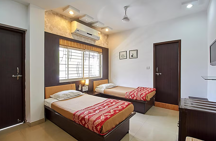 Hotel Atithi Inn Deluxe Room A. C 2