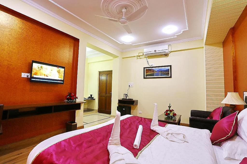 Hotel The Grand Mamta Deluxe Room
