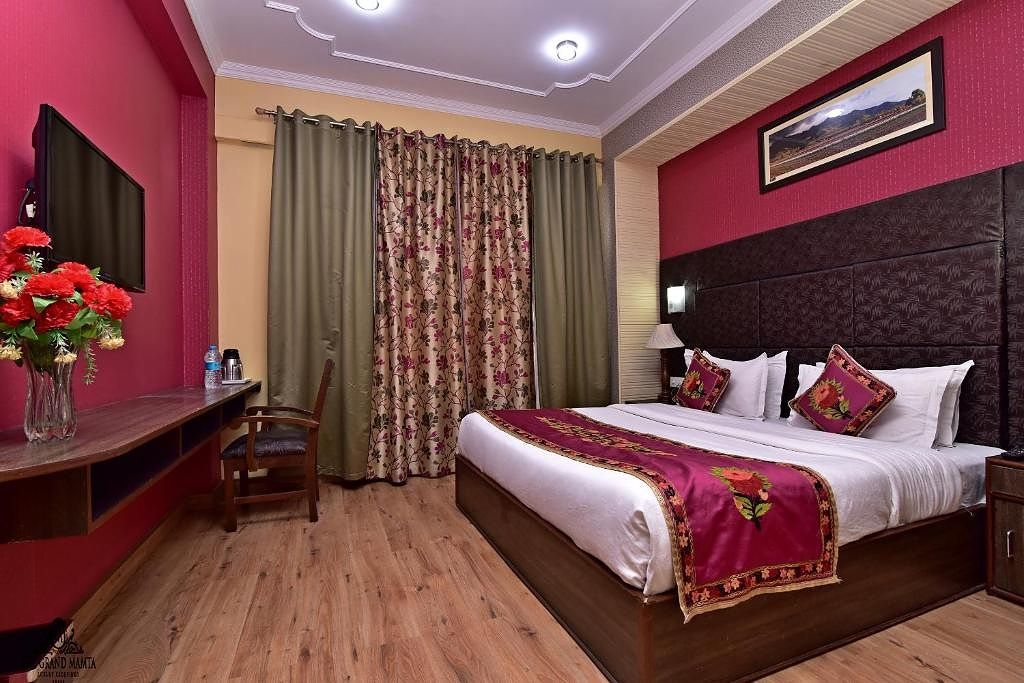 Hotel The Grand Mamta Deluxe Room 4