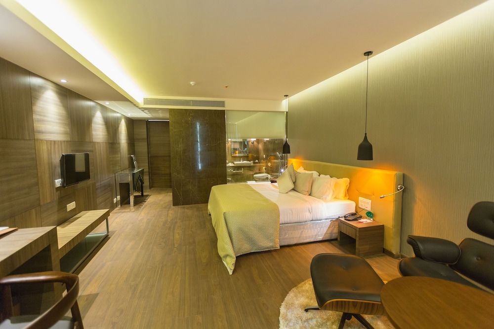 Junior Studio Suite