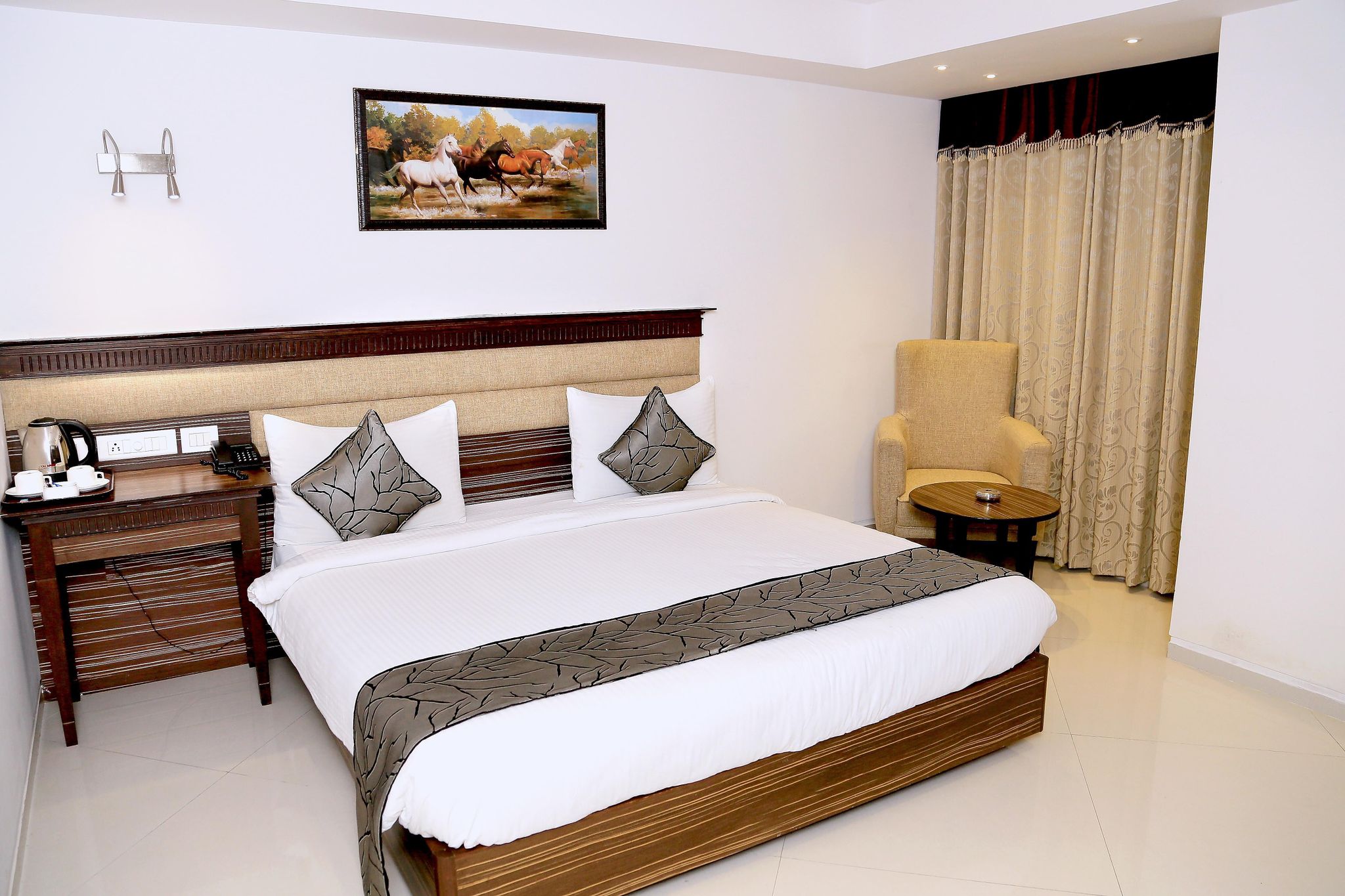 Grand Double or Twin Room, 1 Queen Bed, Refrigerator, City View