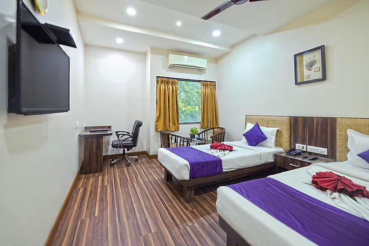 Sheetal International Deluxe Twin Room 5