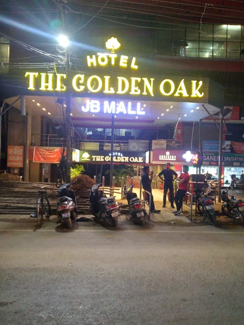 undefined Hotel The Golden Oak 9