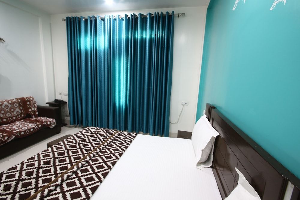 Hotel Vrinda Palace Executive Room 4