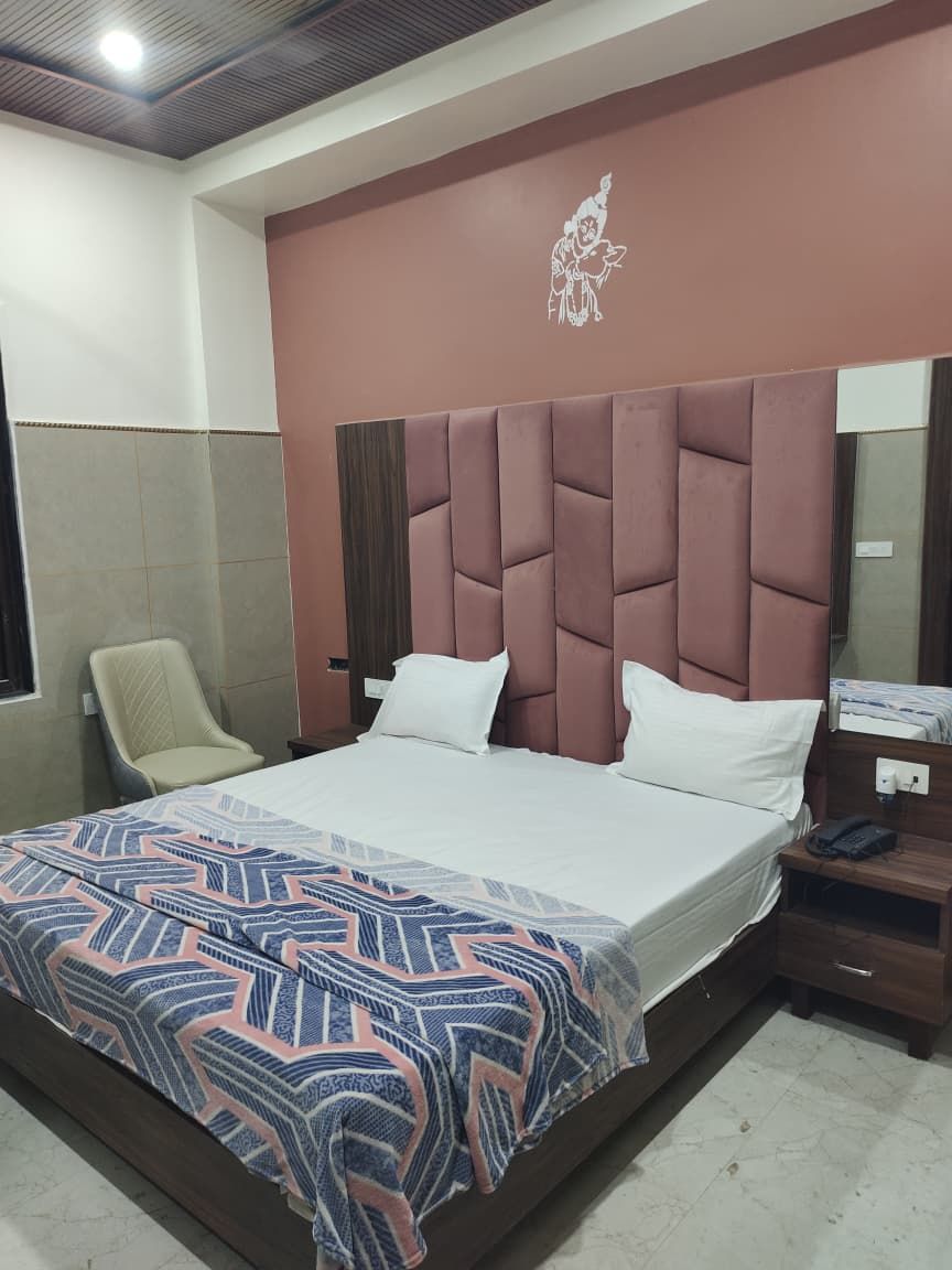 Hotel Vrinda Palace Standard Double Room  2