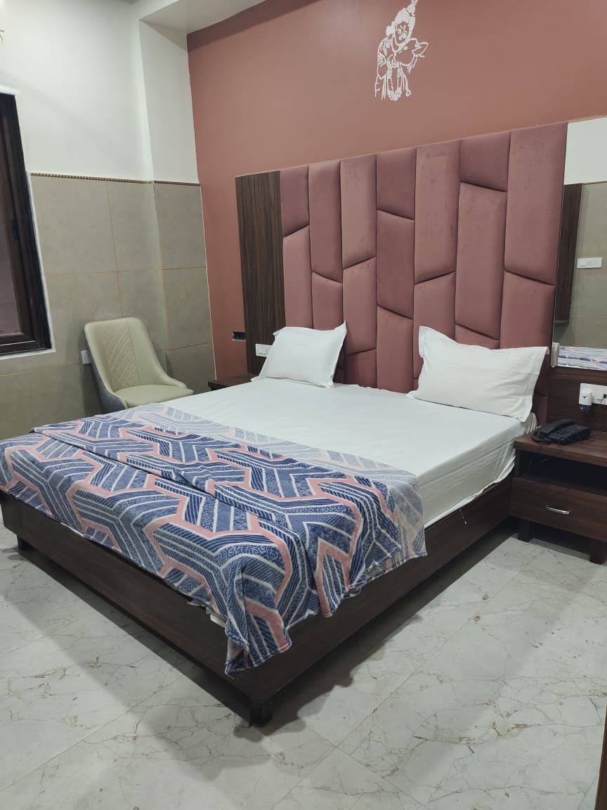 Hotel Vrinda Palace Standard Double Room  8