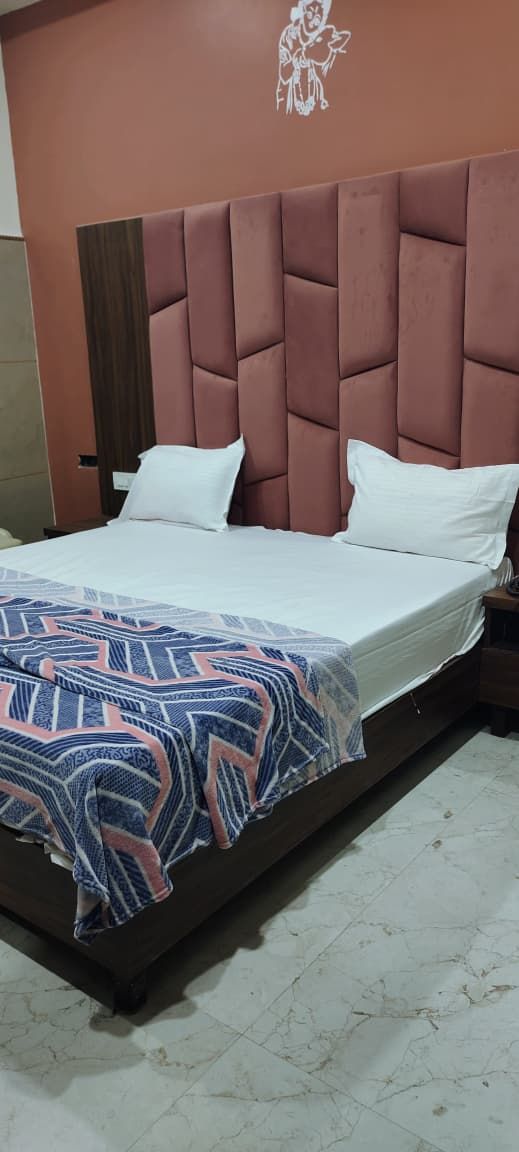 Hotel Vrinda Palace Standard Double Room  10