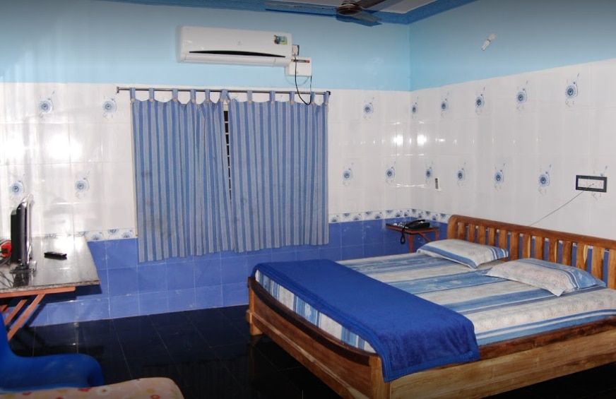 Deluxe ROOMS N0N A/C