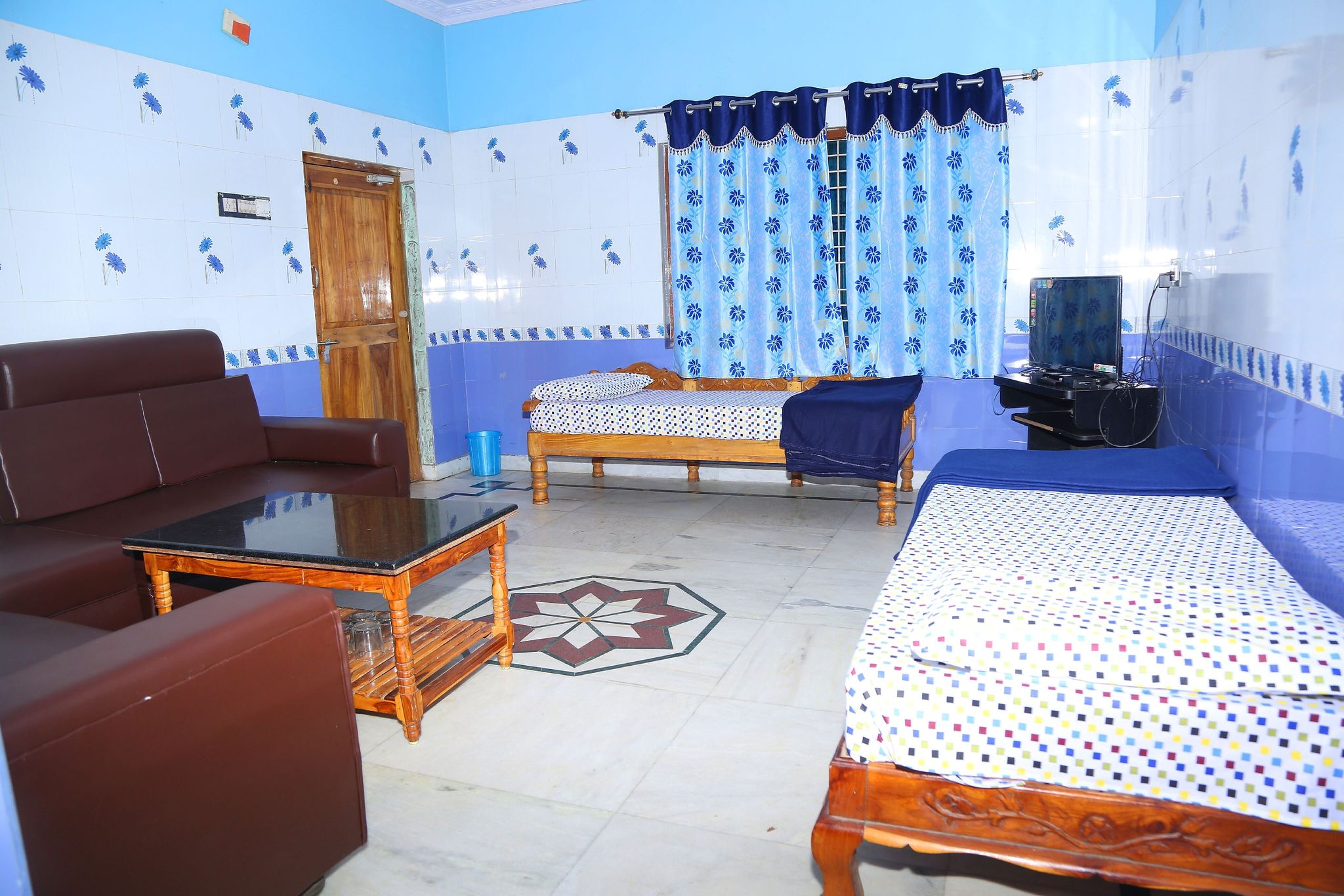 Deluxe ROOMS N0N A/C