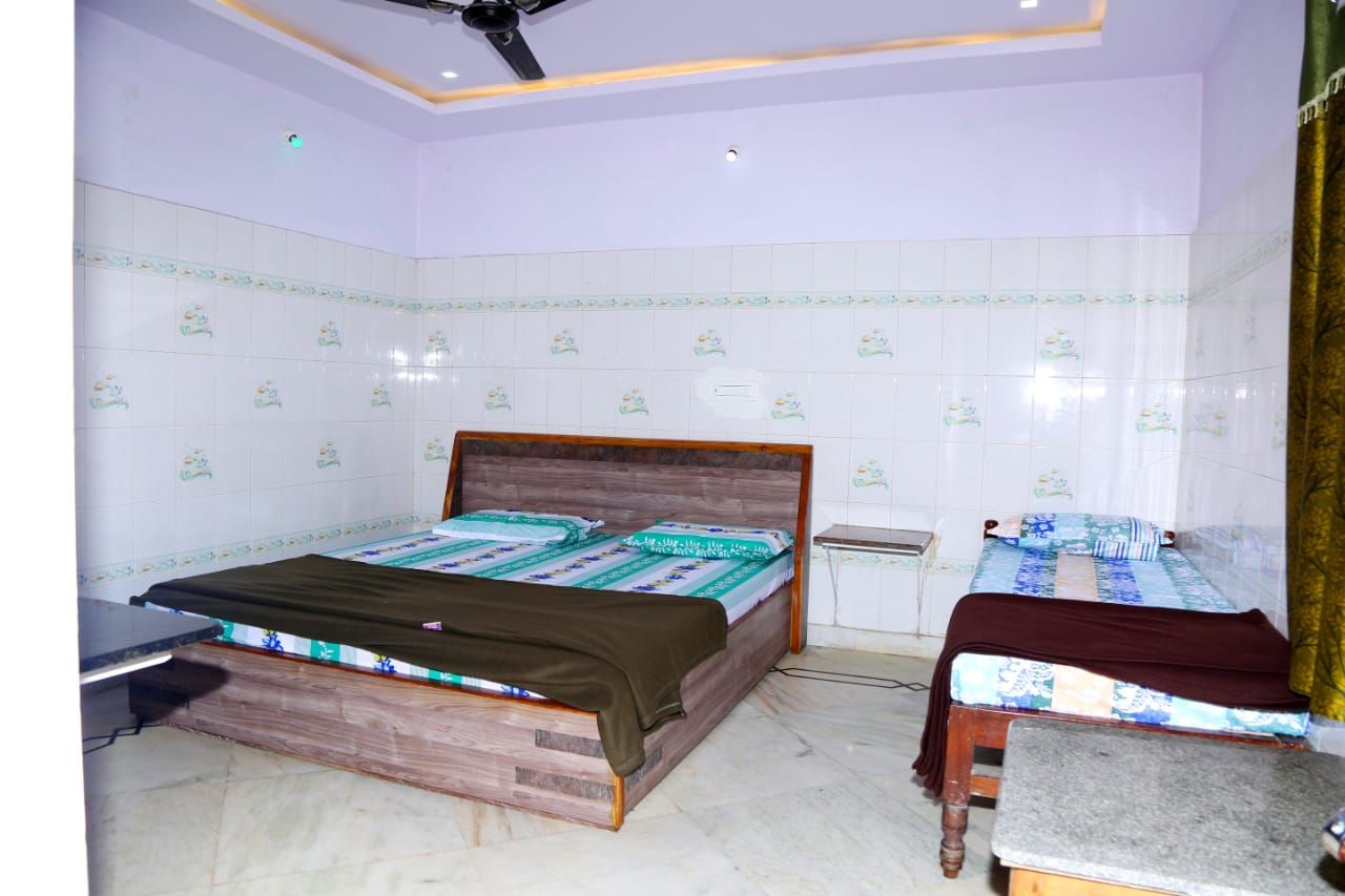 Deluxe ROOMS N0N A/C