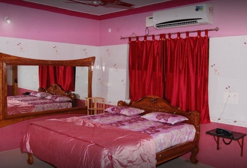 USHODAYA RESORTS Classic Room NON-A.C 2