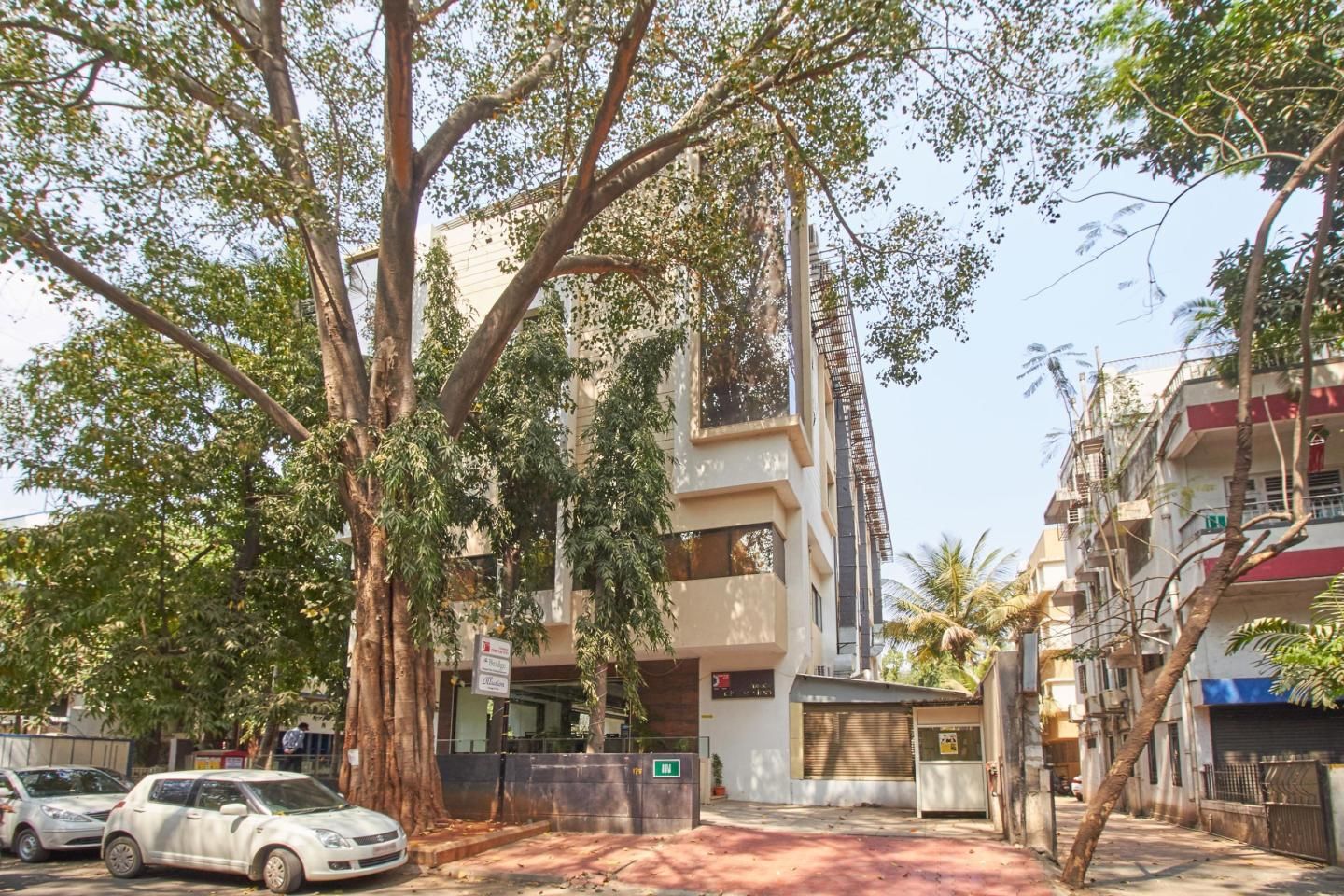 undefined Tarawade Clarks Inn 2