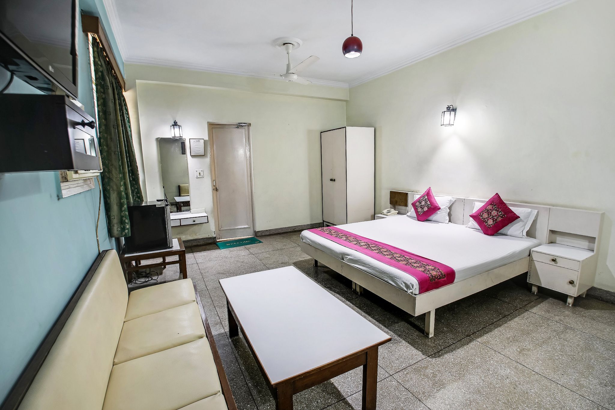 Kastle Guest House Darya Ganj Deluxe Room 7
