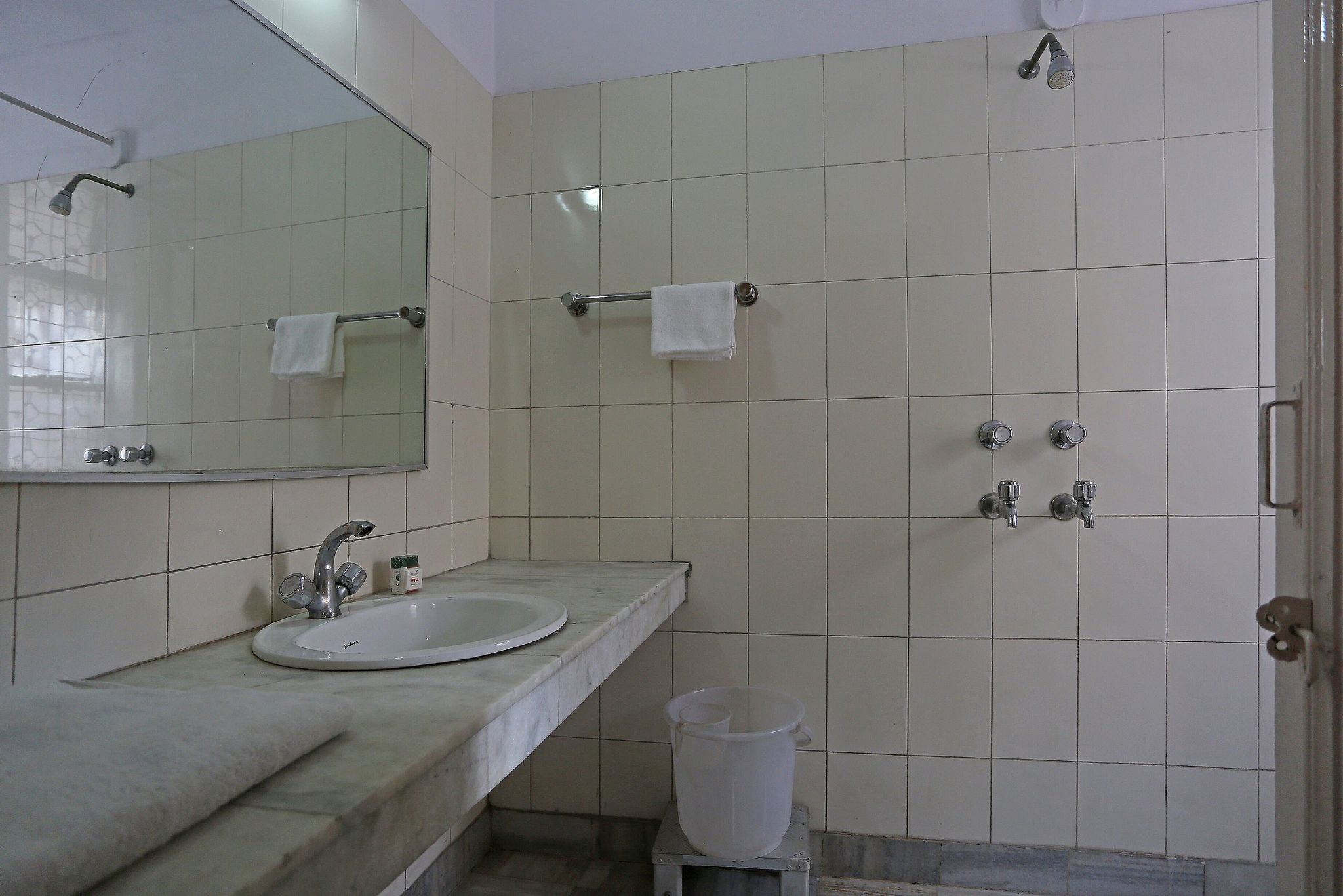 Kastle Guest House Darya Ganj Deluxe Room 11