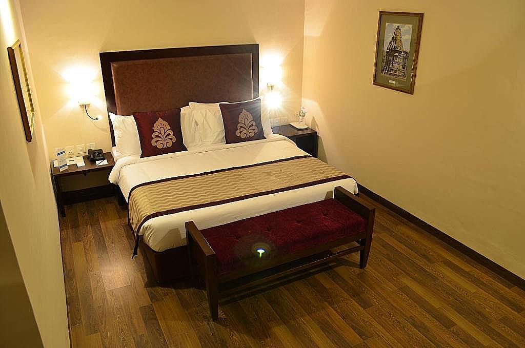 The Cloud Hotel Deluxe Room 2