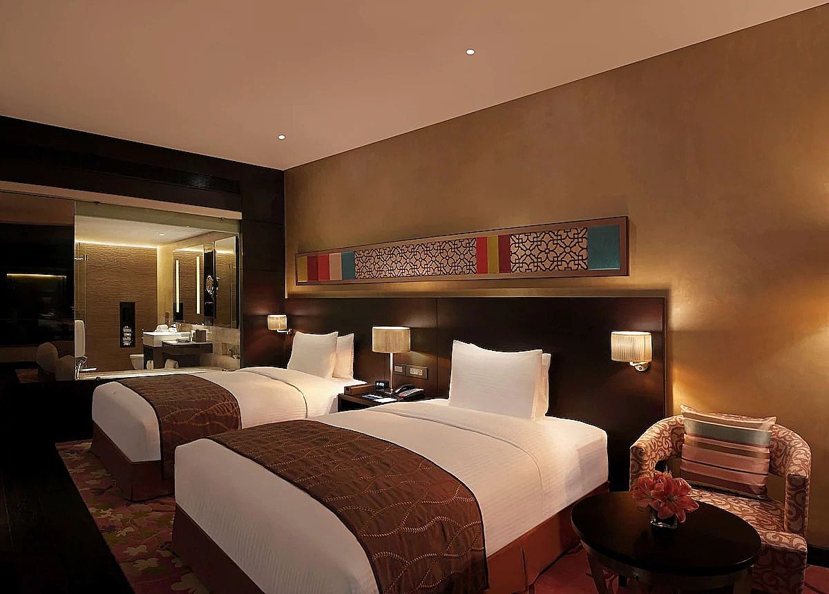 Hilton Jaipur Room, 1 King Bed (Aravalli Range View) 2