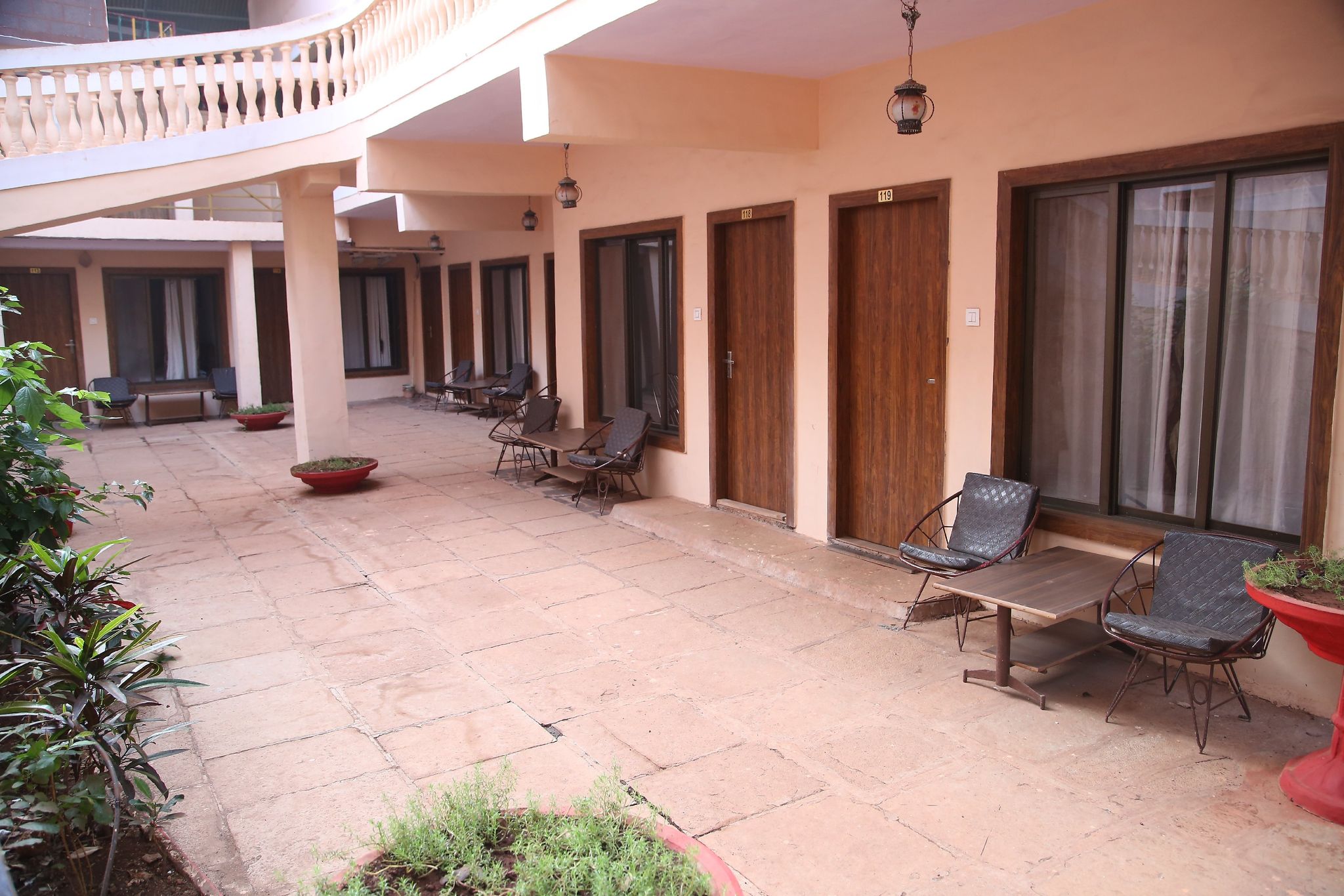 undefined Royal Hotel 3