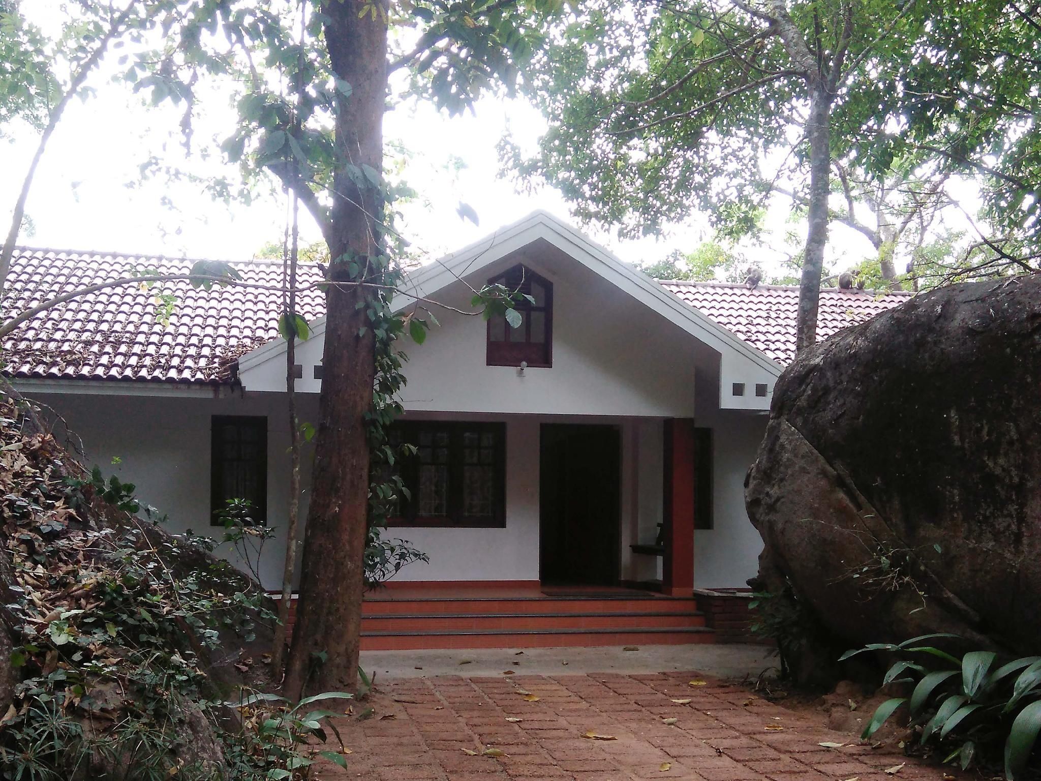 Edakkal Hermitage Resorts Deluxe Room 9