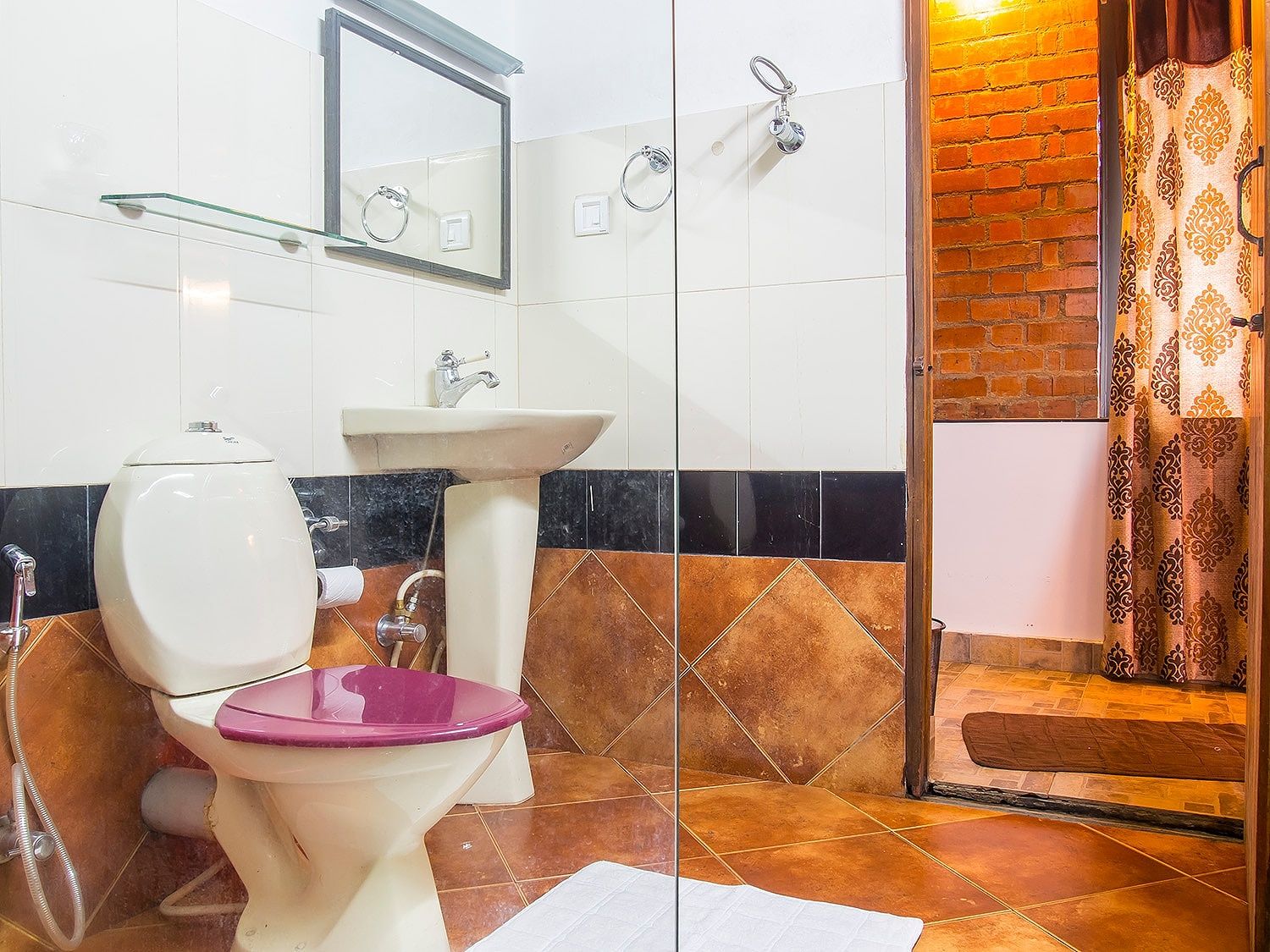 Edakkal Hermitage Resorts Deluxe Room 7