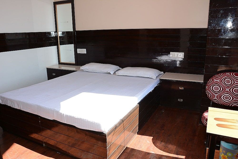 undefined Hotel Basant 5