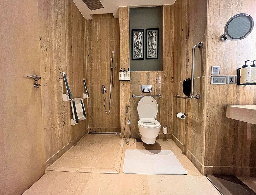 Crowne Plaza Greater Noida, an IHG Hotel Standard Room, 1 Queen Bed, Accessible, City View 11