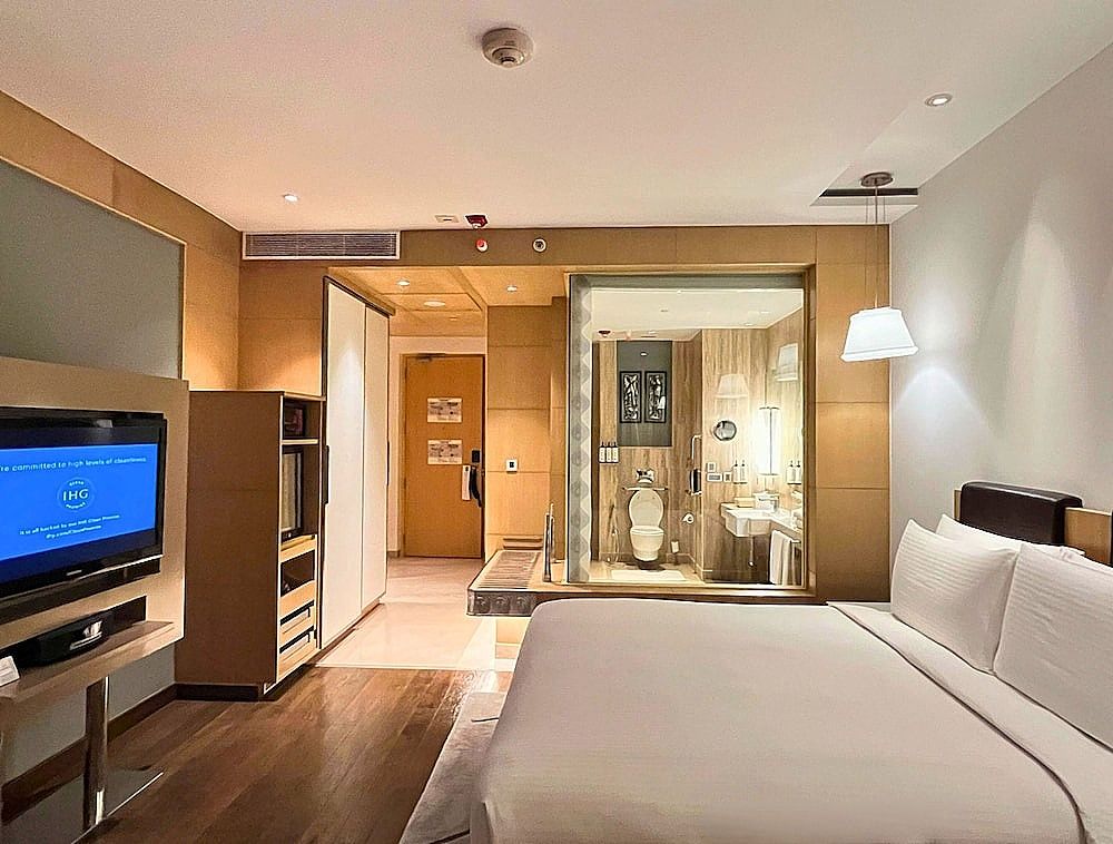 Crowne Plaza Greater Noida, an IHG Hotel Standard Room, 1 Queen Bed, Accessible, City View 7