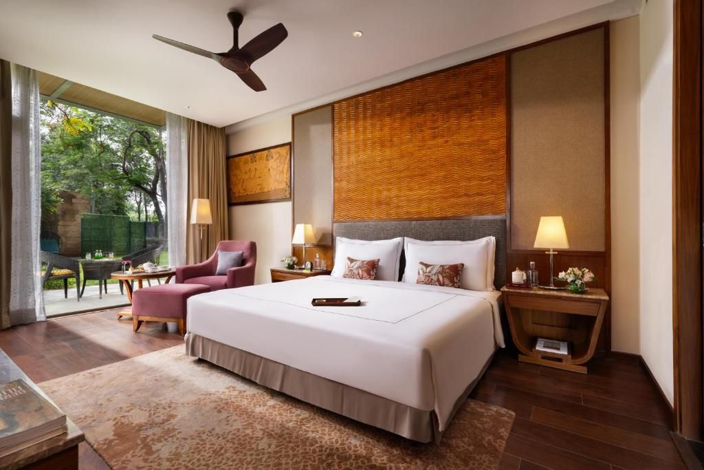 Deluxe Pool View Room with Balcony - King Bed
