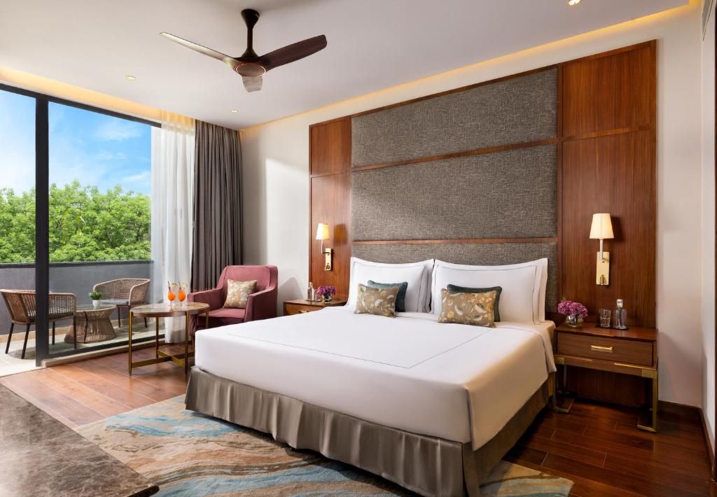 Taj Damdama Lake Resort and Spa Gurugram Superior Room - King Bed