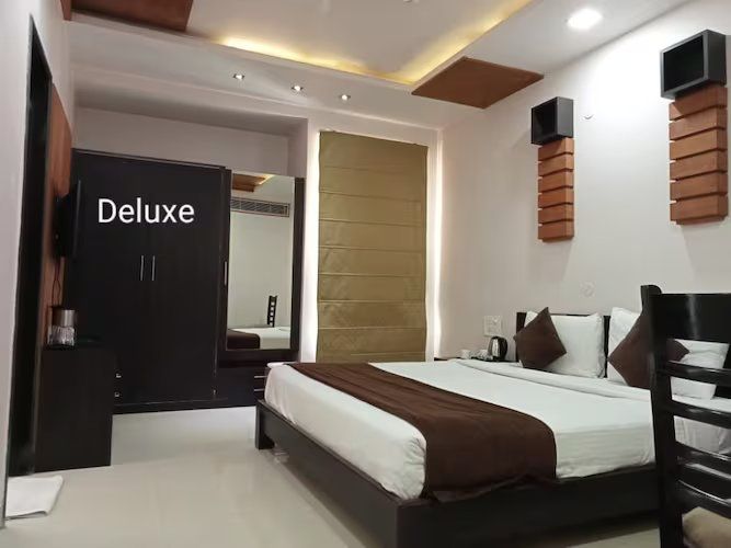Hotel Yash Regency Deluxe Room 2