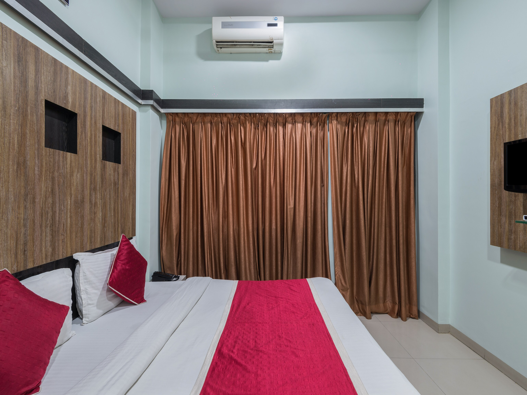 Double Bed AC Room 